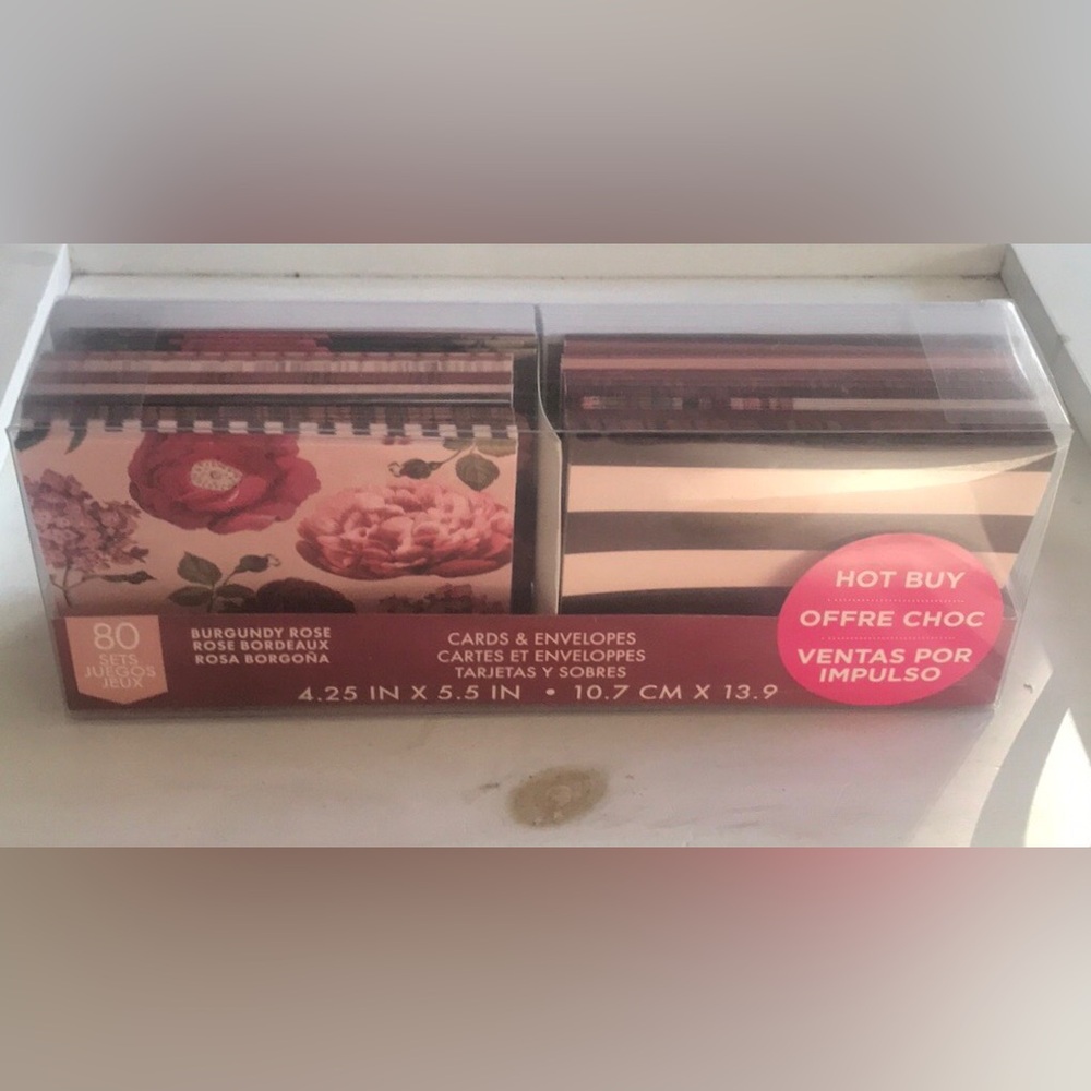 NEW Assorted Notecards And Envelopes